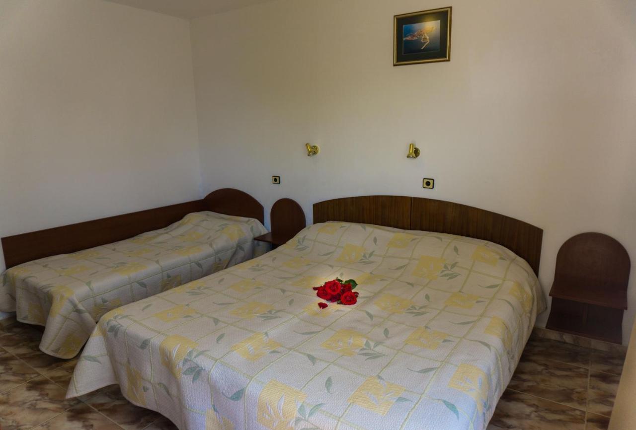 Family Hotel Orfei เนเซบาร์ ภายนอก รูปภาพ
