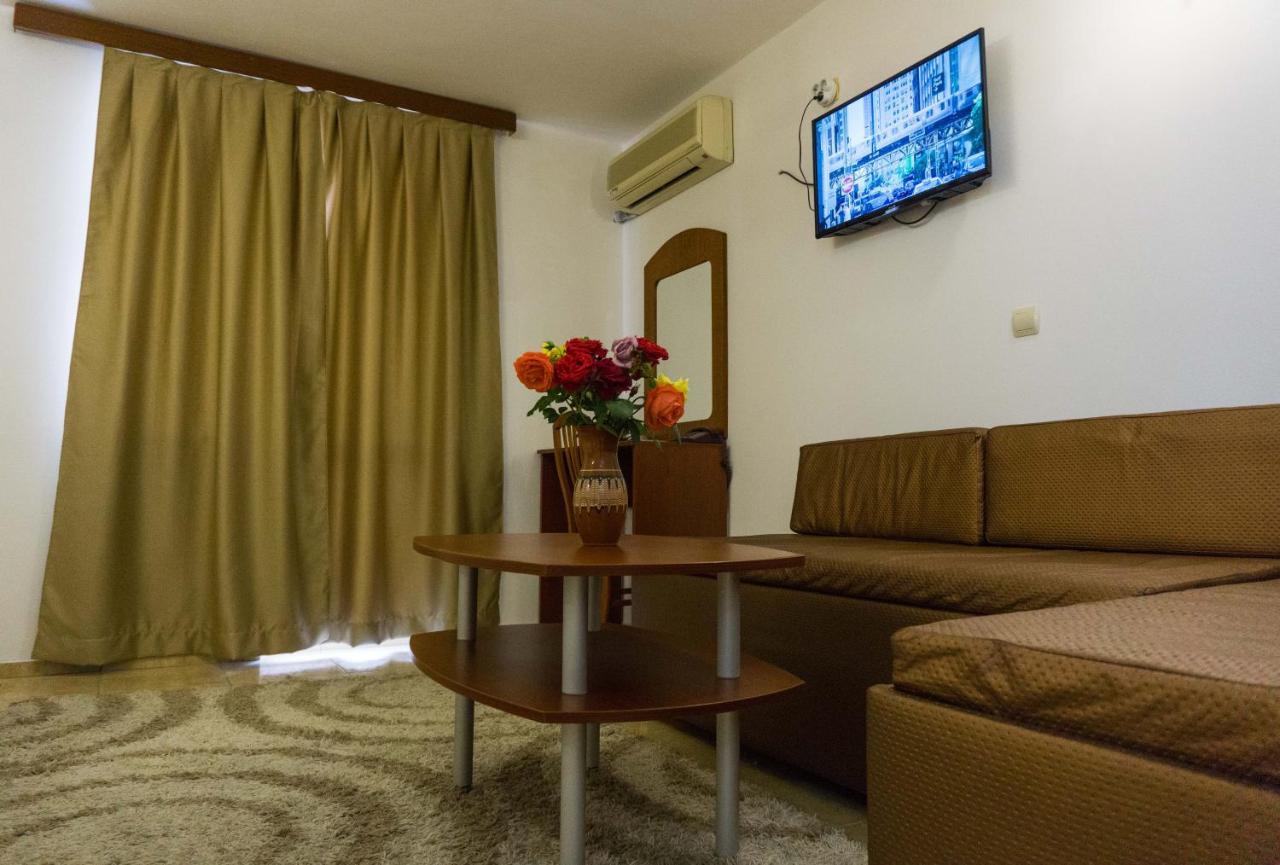 Family Hotel Orfei เนเซบาร์ ภายนอก รูปภาพ
